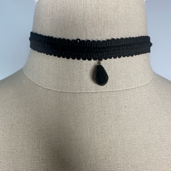 Black bead choker - Picture 9 of 10